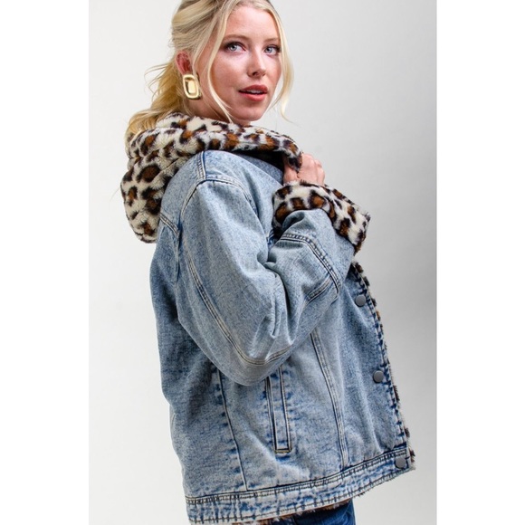Reversible Denim Jacket w/ Leopard Print Fur - Picture 2 of 8